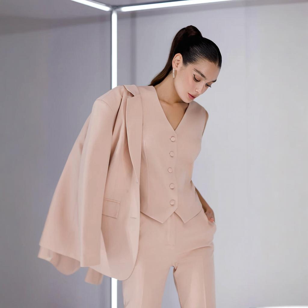 Womens Blazer - بدلة نسائية ثلاثية القطع لعام 2026،