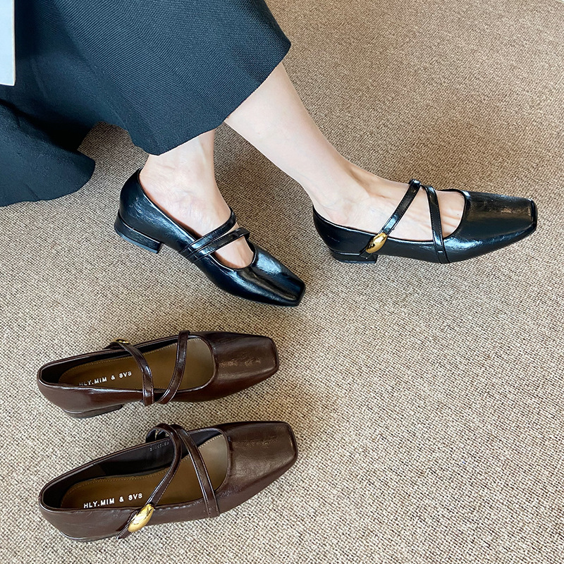 أحذية نسائية عصرية بمقدمة مربع - مراجعة Pump Heel Block وسعره